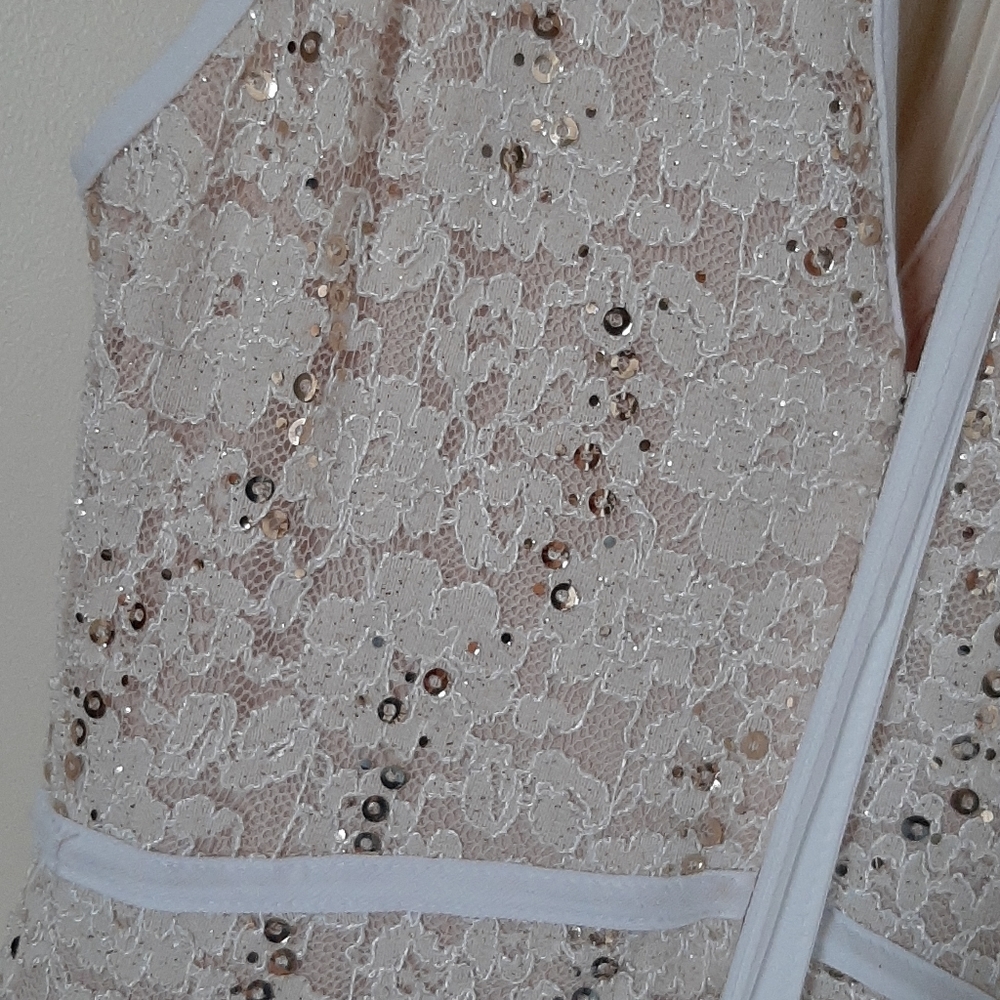 Dress - Picture 5 of 8
